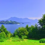 Lake Villa Lotus